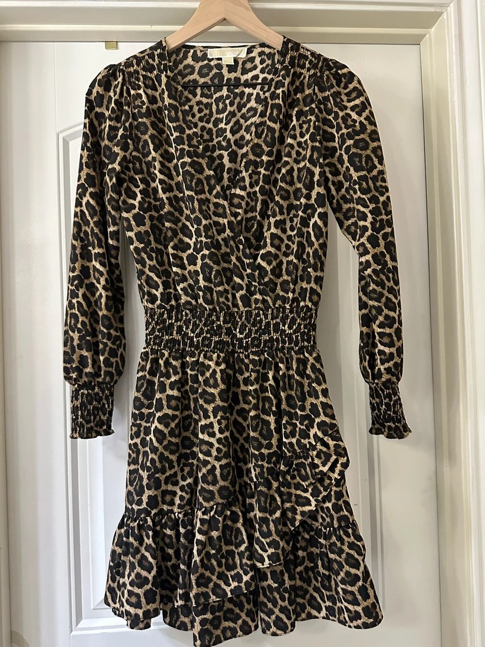 EUC Michael Kors Dark Camel Leopard Print Long  Sleeve Ruffle V - Neck Dress XS
